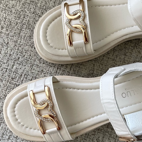 Chunky Platform Sandal - Picture 5 of 5